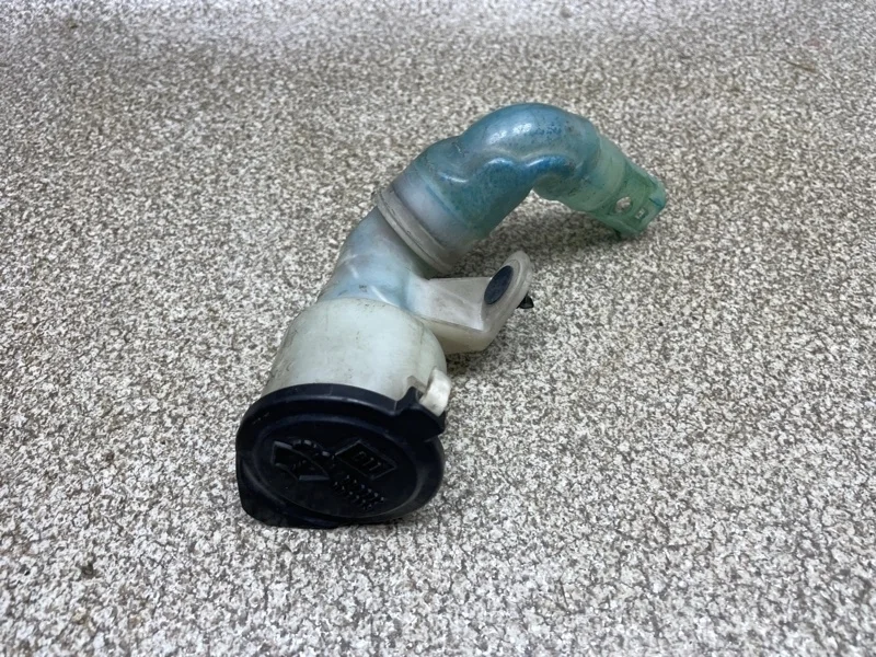 Горловина бачка омывателя Toyota Land Cruiser 2008 8530160060 J200 1VDF 4.5 AT
