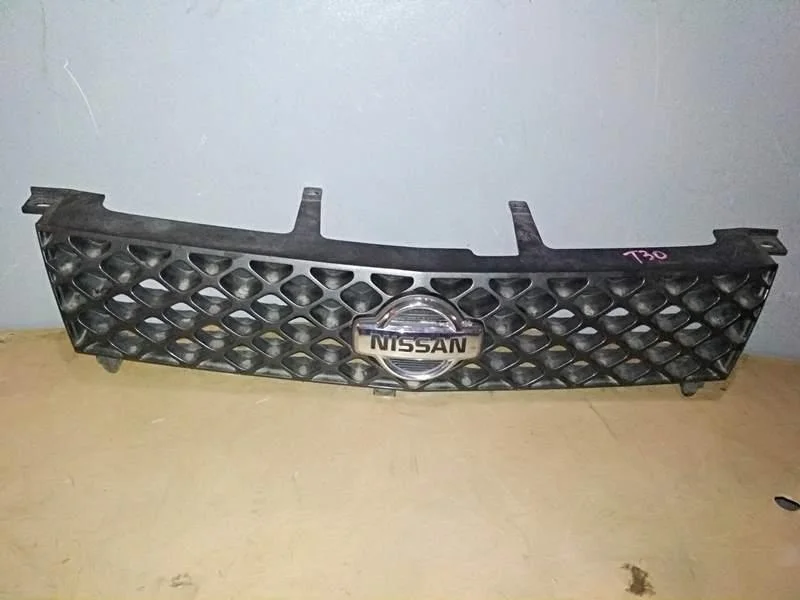 Б.у. решетка радиатора NISSAN X-TRAIL T30 NISSAN X-TRAIL T30