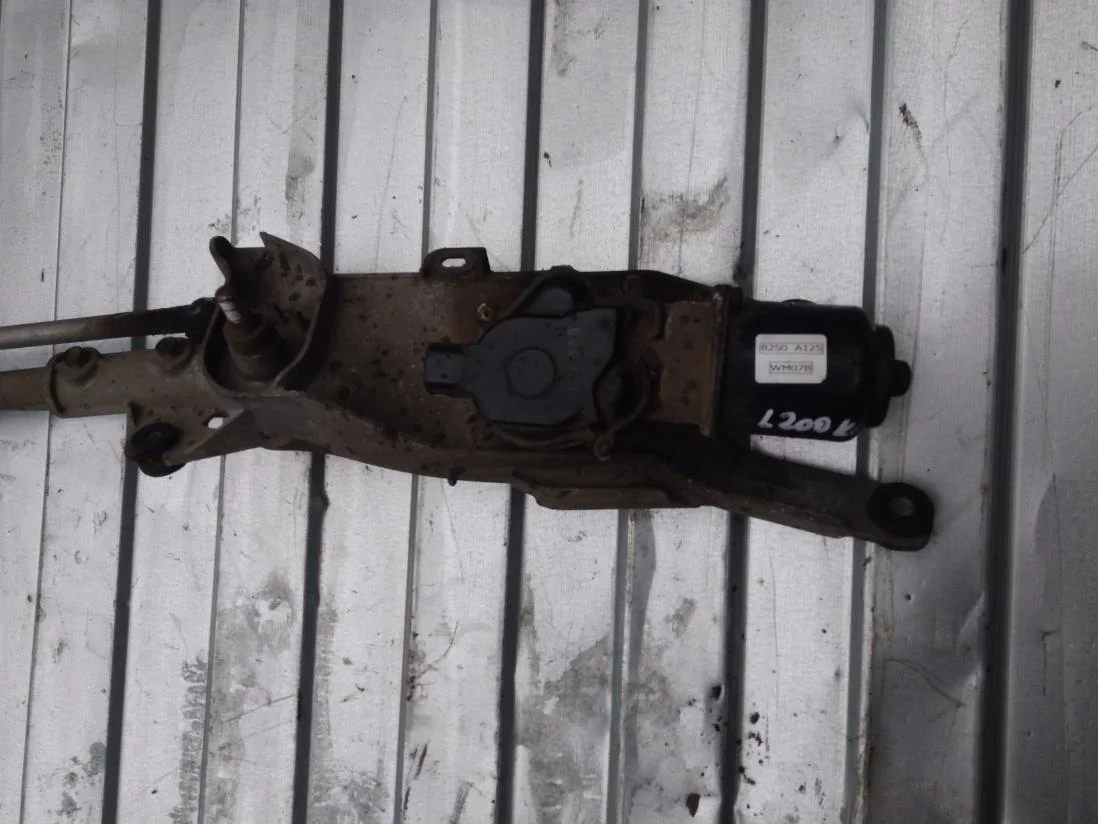 Б.у. мотор дворников MITSUBISHI L200 KB4T MITSUBISHI L200 KB4T