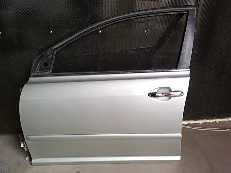 Б.у. дверь TOYOTA AVENSIS AZT250 TOYOTA AVENSIS AZT250