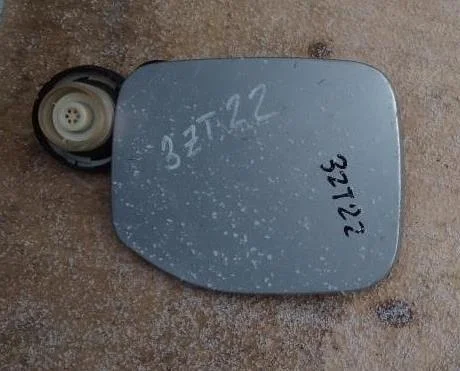 Б.у. лючок бензобака TOYOTA AVENSIS ZZT220 TOYOTA AVENSIS ZZT220