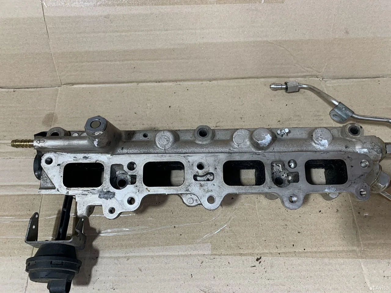 Топливная рампа 1.4л. bmy bwk vw golf 03c133204aj