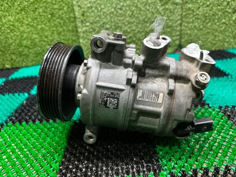 Компрессор кондиционера Volkswagen Beetle Golf Jetta 2011-2014 5K0820803A
