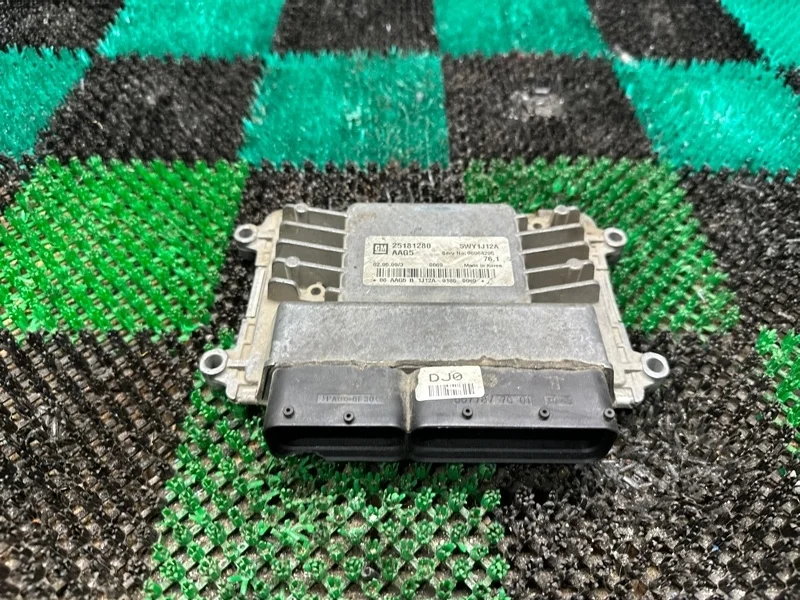 Блок управления двигателем Chevrolet Cruze 25181280