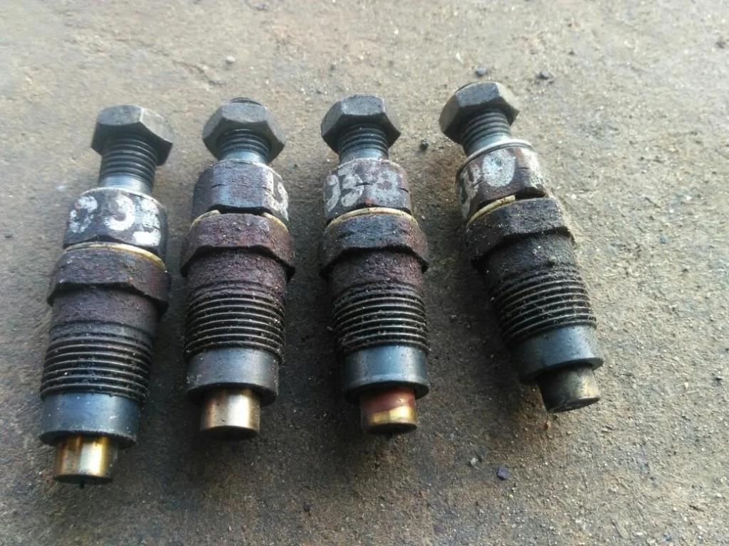 Б.у. форсунка топливная MITSUBISHI L200 K77T MITSUBISHI L200 K77T