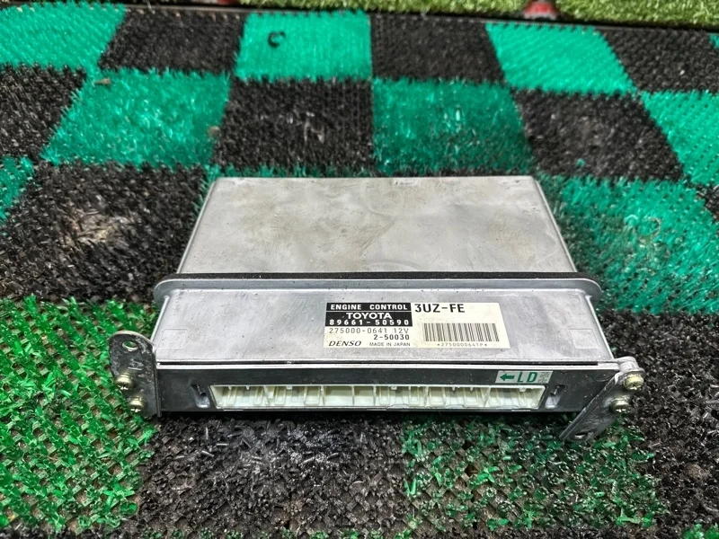 Блок управления двигателем Toyota Celsior 2000-2003 8966150590 3UZ