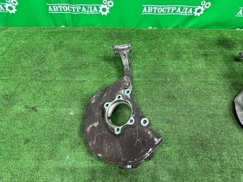 Кулак Audi A6 2010-2017 4G0407241A C7, передний левый