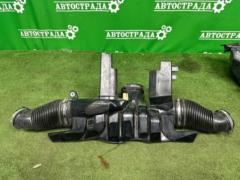 Воздухозаборник Land Rover Range Rover 2010-2012 LR023450 L322 508PS