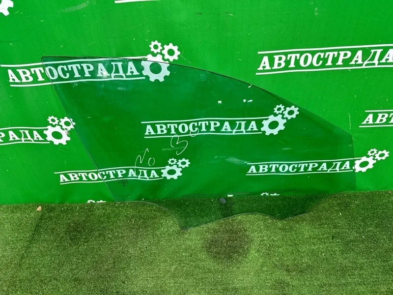 Стекло двери Mercedes C 2014-2023 A2057253800 W205, переднее правое