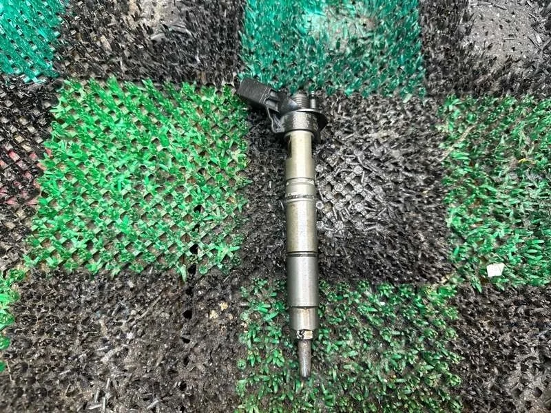 Форсунка топливная Mercedes E 2002-2009 A6420701387 W211 OM642.920