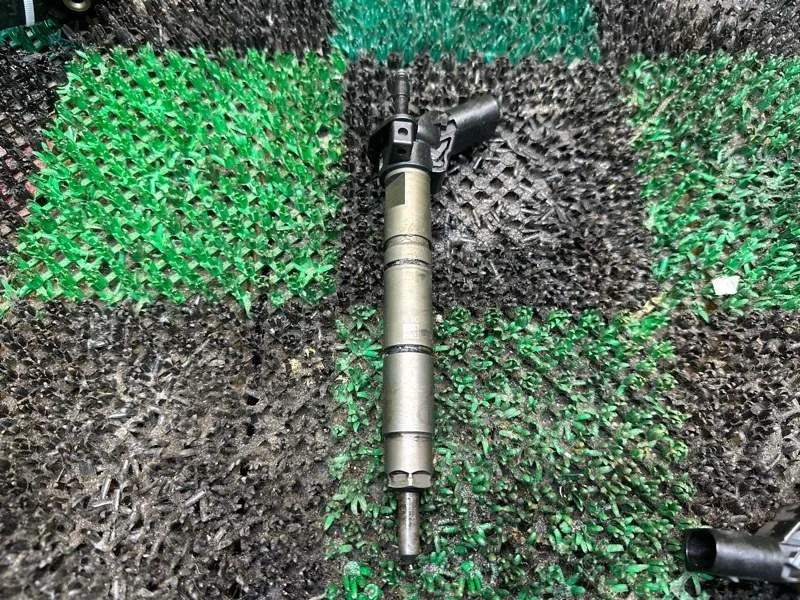 Форсунка топливная Mercedes E 2002-2009 A6420701387 W211 OM642.920