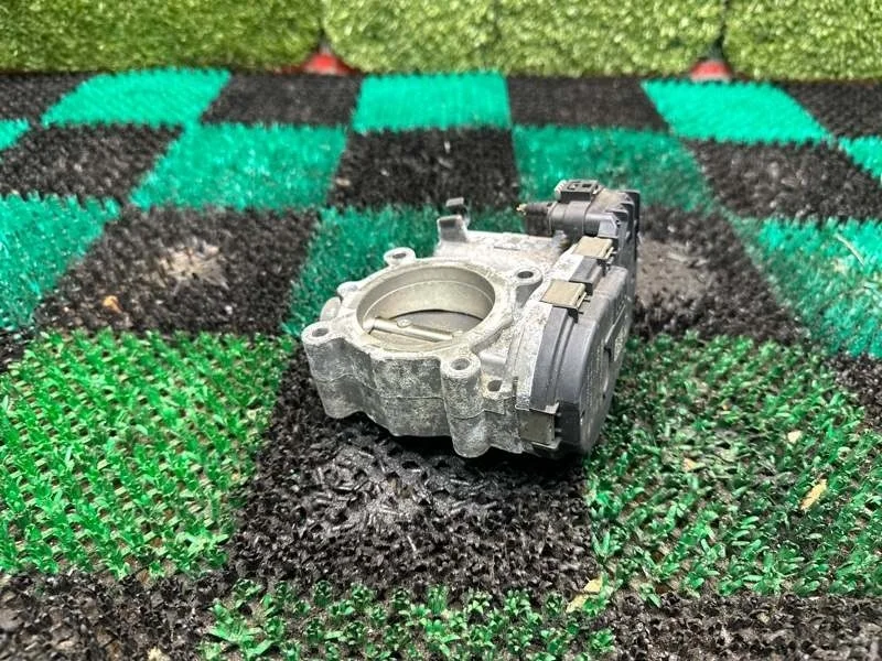 Дроссельная заслонка Mercedes 2010-2020 A2701410025