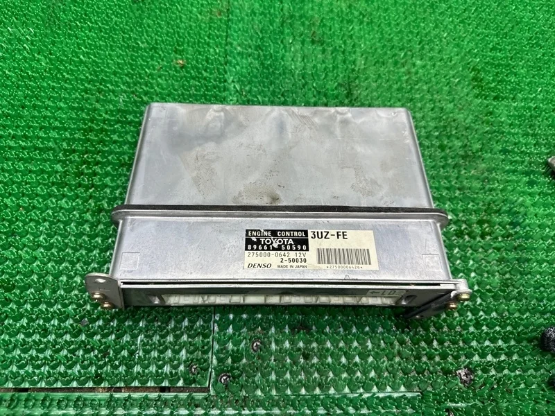 Блок управления двигателем Toyota 2000-2003 8966150590 3UZ FE