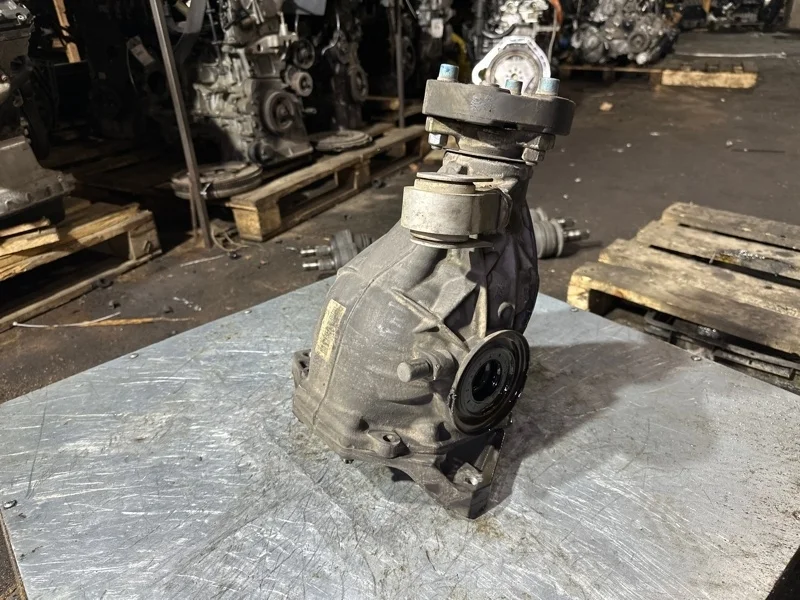 Редуктор Mercedes E A2043500214 W212, задний