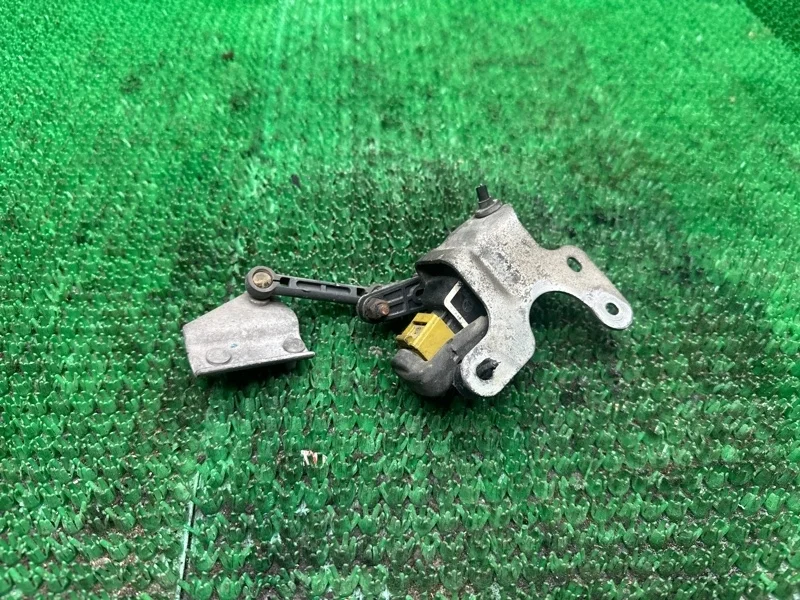 Датчик уровня кузова Mercedes A0045429918, задний