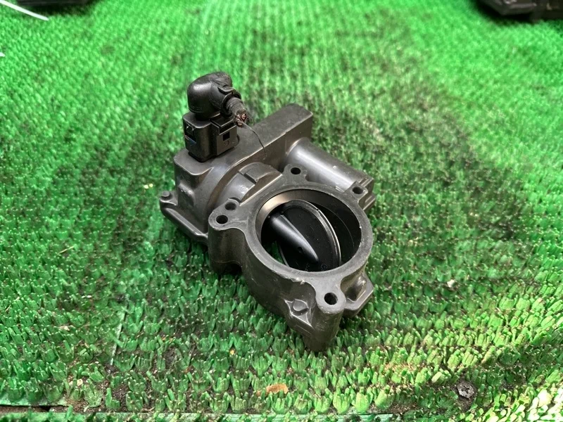 Дроссельная заслонка Volkswagen 2011-2017 03C128063A