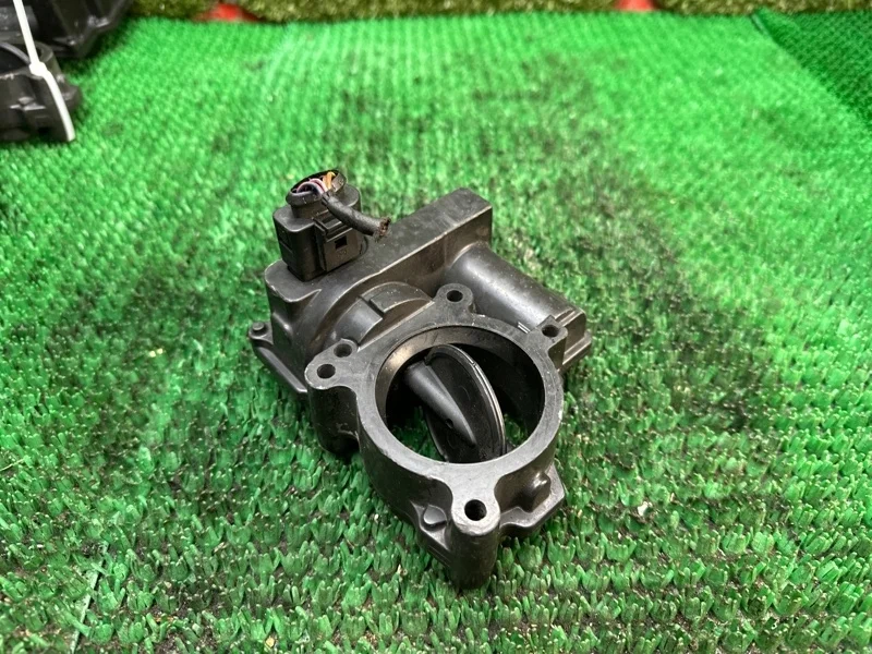 Дроссельная заслонка Volkswagen 2011-2017 03C128063A
