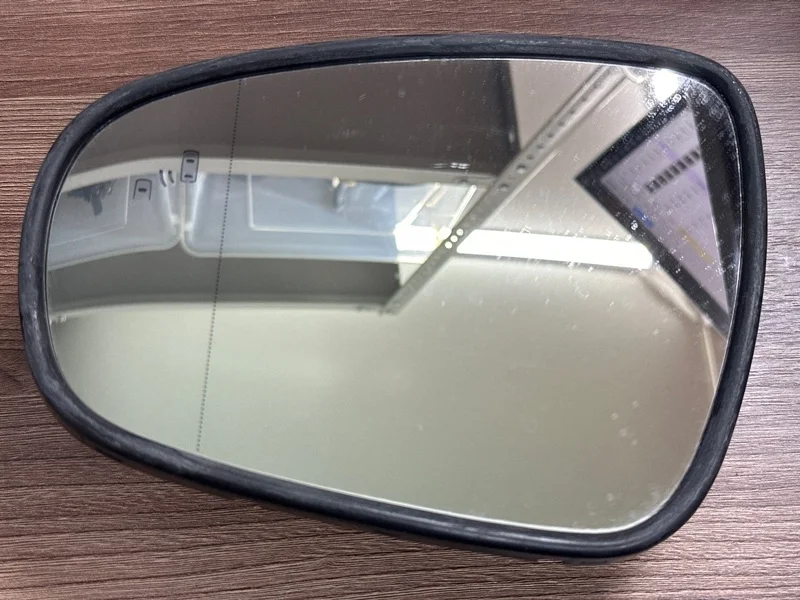 Зеркальный элемент Lexus Gs Es Is Ls 2012-2017 8796130E50, левый