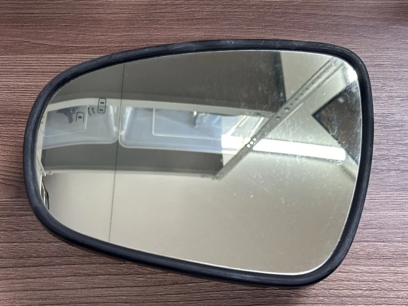 Зеркальный элемент Lexus Gs Es Is Ls 2012-2017 8796130E50, левый