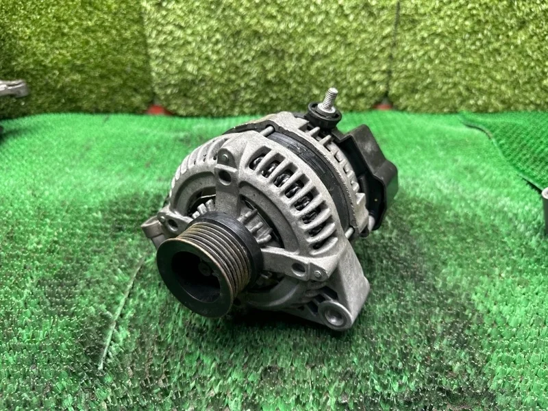 Генератор Land Rover Range Rover 2002-2008 LR124960