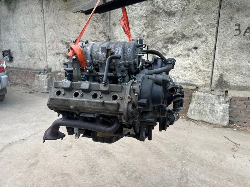 Двигатель Toyota Land Cruiser 100 1998-2002 1900050440 2UZ-FE