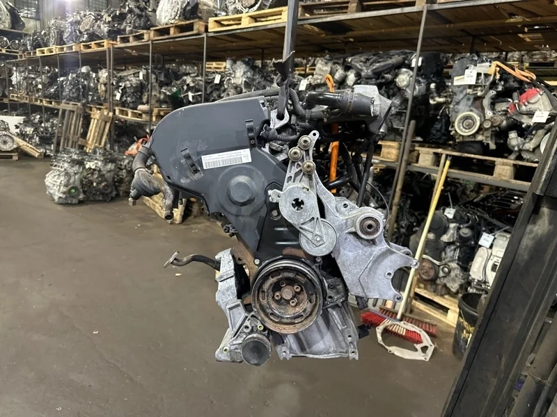 Двигатель Volkswagen Passat 06B100098KX B5 AWT