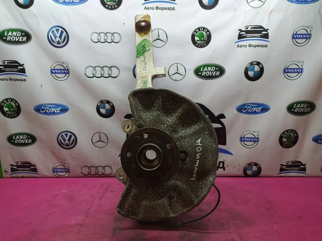 Кулак правый Mersedes-benz W166 X166 A1663301020