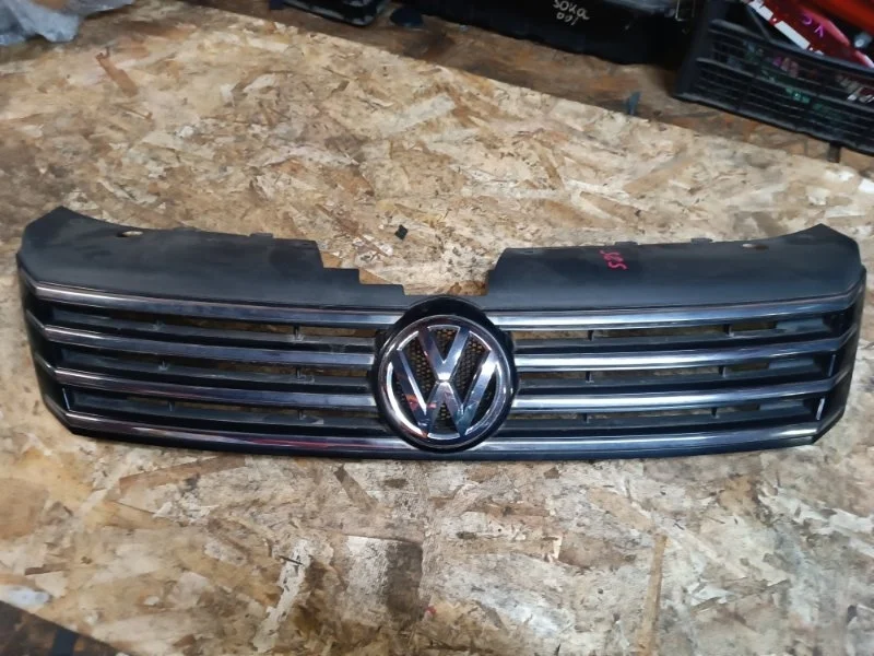 Решетка радиатора Volkswagen Passat 2013 362