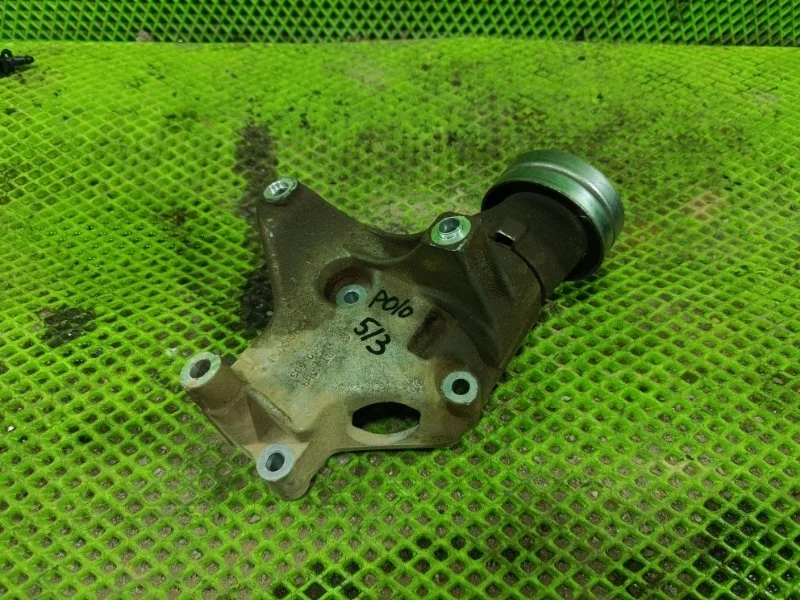 Кронштейн компрессора кондиционера Volkswagen Polo 5 2012 6RF260885 СЕДАН CFN