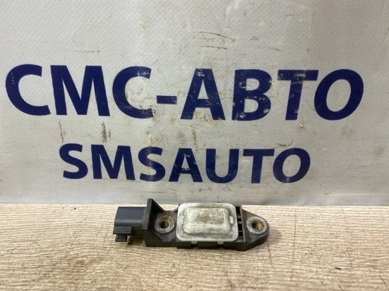 Датчик удара Volvo Xc90 30724677 ХС90 3.2 B6324S