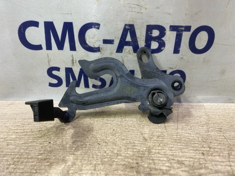 Крюк капота Volvo S80 31278341 С80 4.4 B8444S