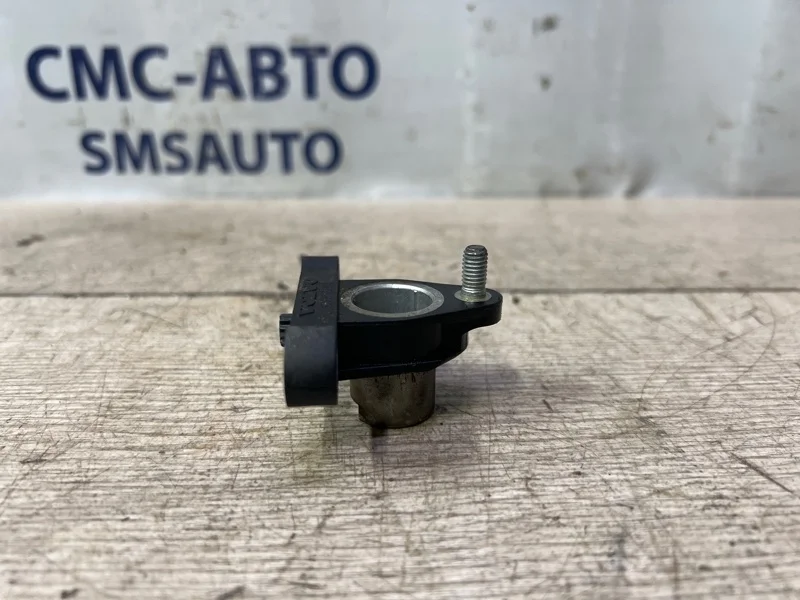 Кронштейн датчика коленвала Volvo Xc90 2006 30637803 ХС90 2.5 B5254T2