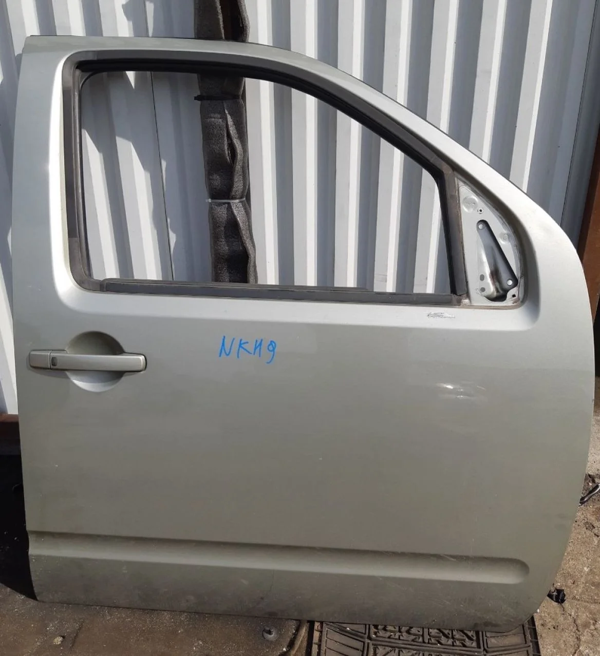 Дверь передняя правая Nissan Pathfinder III рестайлинг (2010—2014) 2011 KAF - бежевый