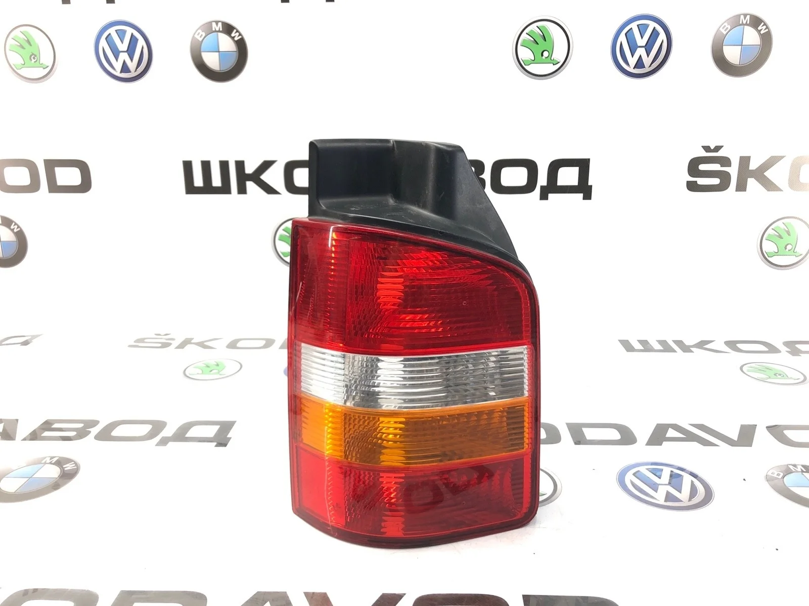 Фонарь Volkswagen Transporter 2006 7H0945095F T5 2.5 BNZ, задний левый