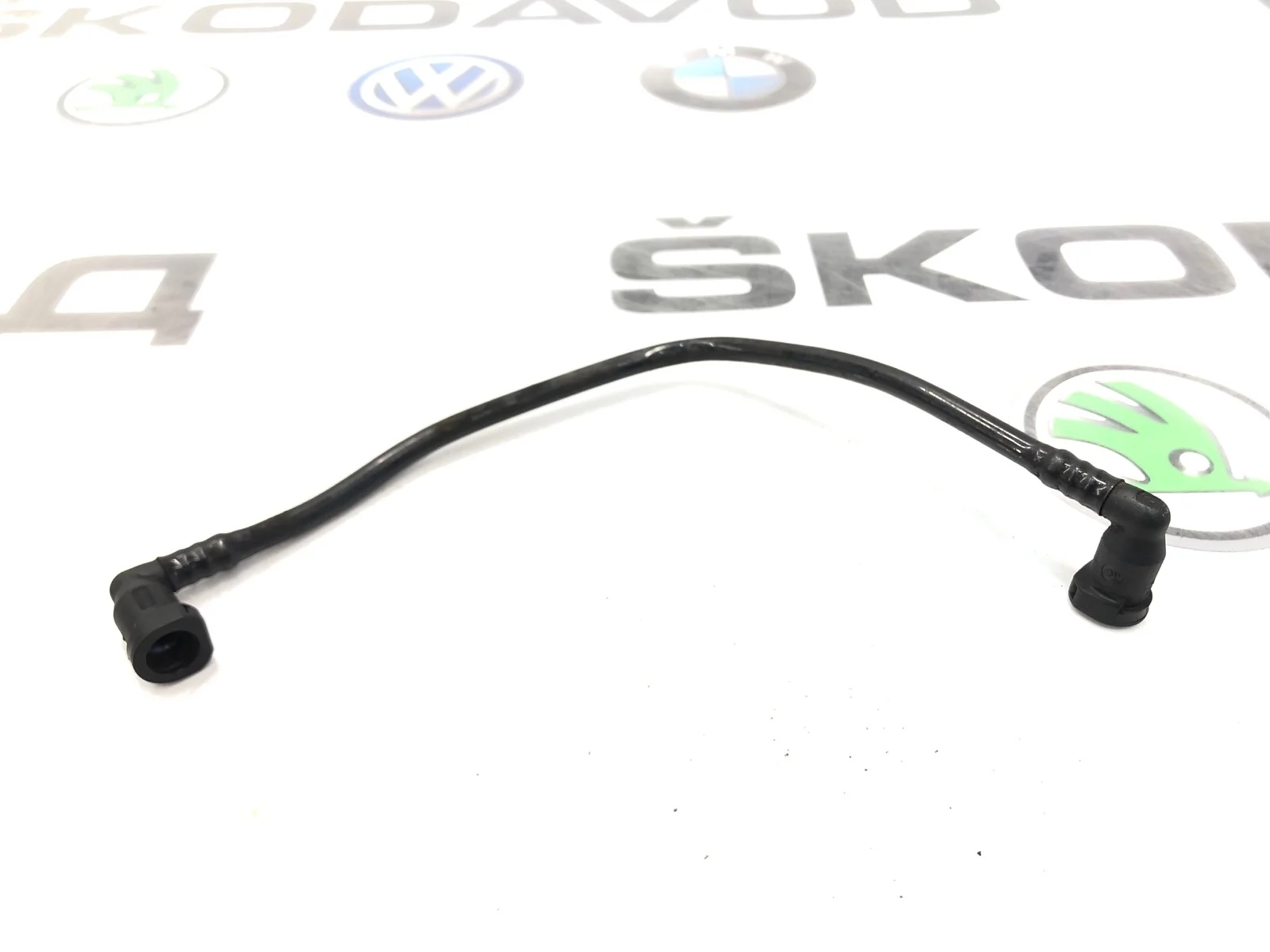 Трубка топливная Skoda Octavia 2011 1K0201293B A5 (1Z)