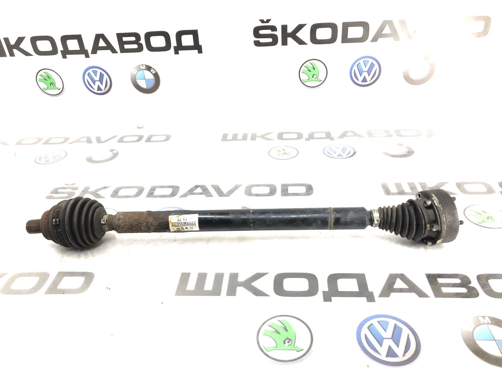 Привод МКПП Skoda Octavia 2011 1K0407272JT A5 (1Z) 1.6 BSE, передний правый