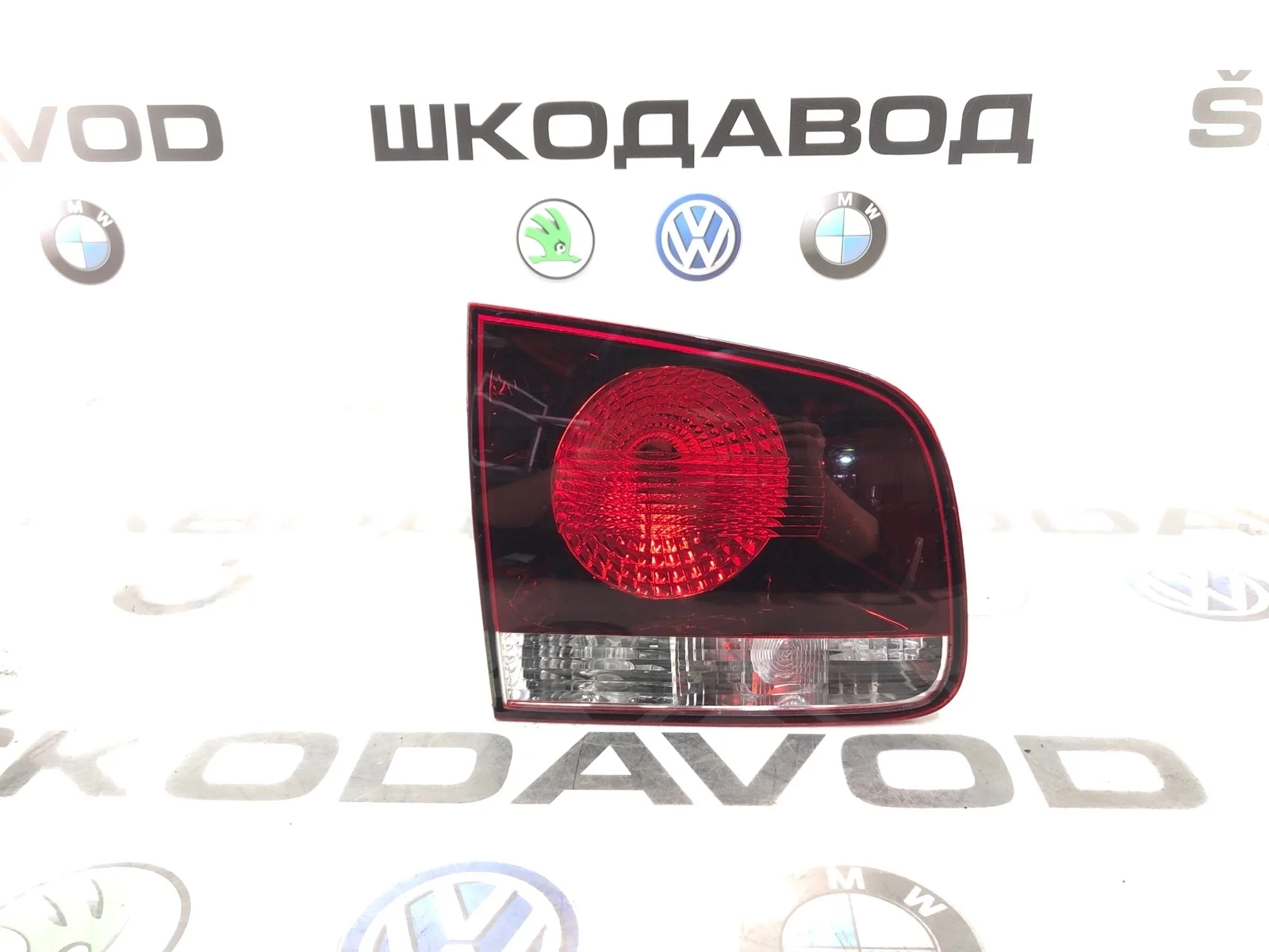 Фонарь в крышку багажника Volkswagen Touareg 2007 7L6945093AA 1 GP РЕСТАЙЛИНГ 3.0 BKS, левый