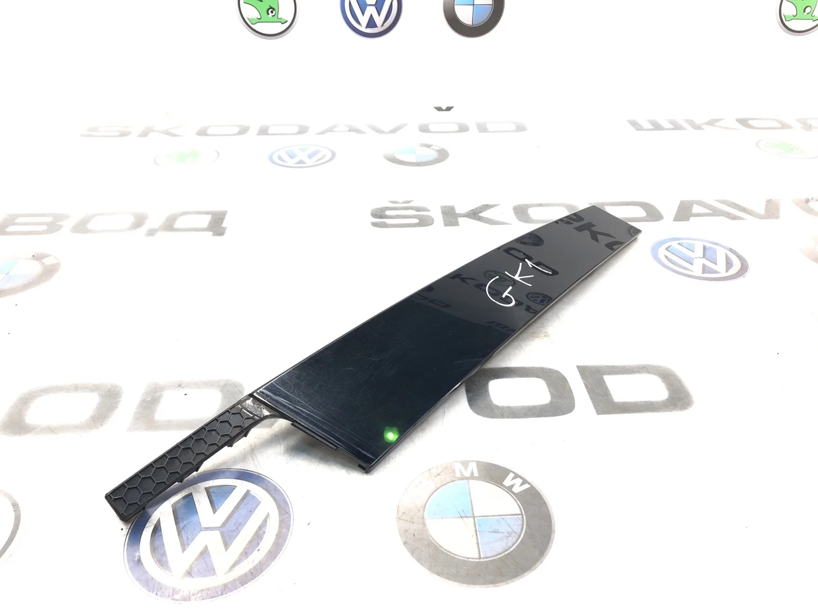Накладка двери декоративная Skoda Octavia 2017 5E0837901 A7 (5E) 1.6 DDYA, передняя левая