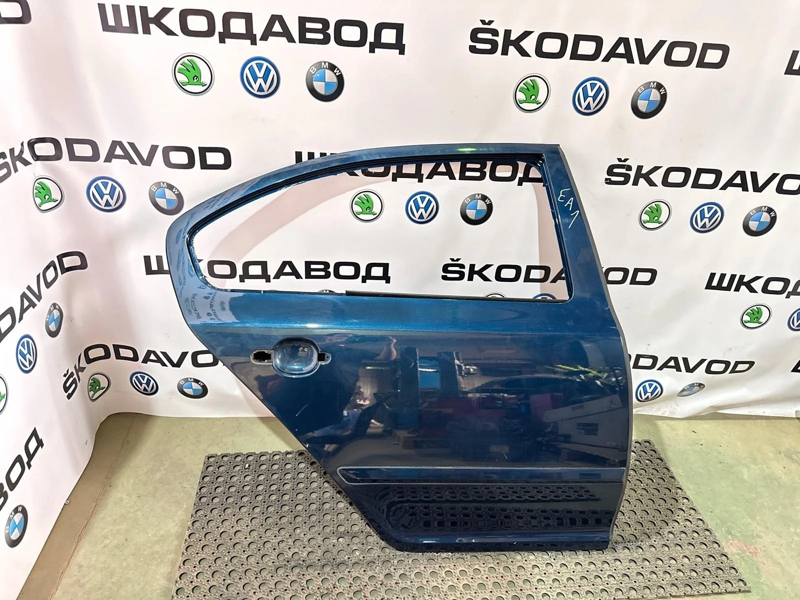 Дверь Skoda Octavia 2012 1Z5833056 A5 (1Z) 1.2 CBZB, задняя правая