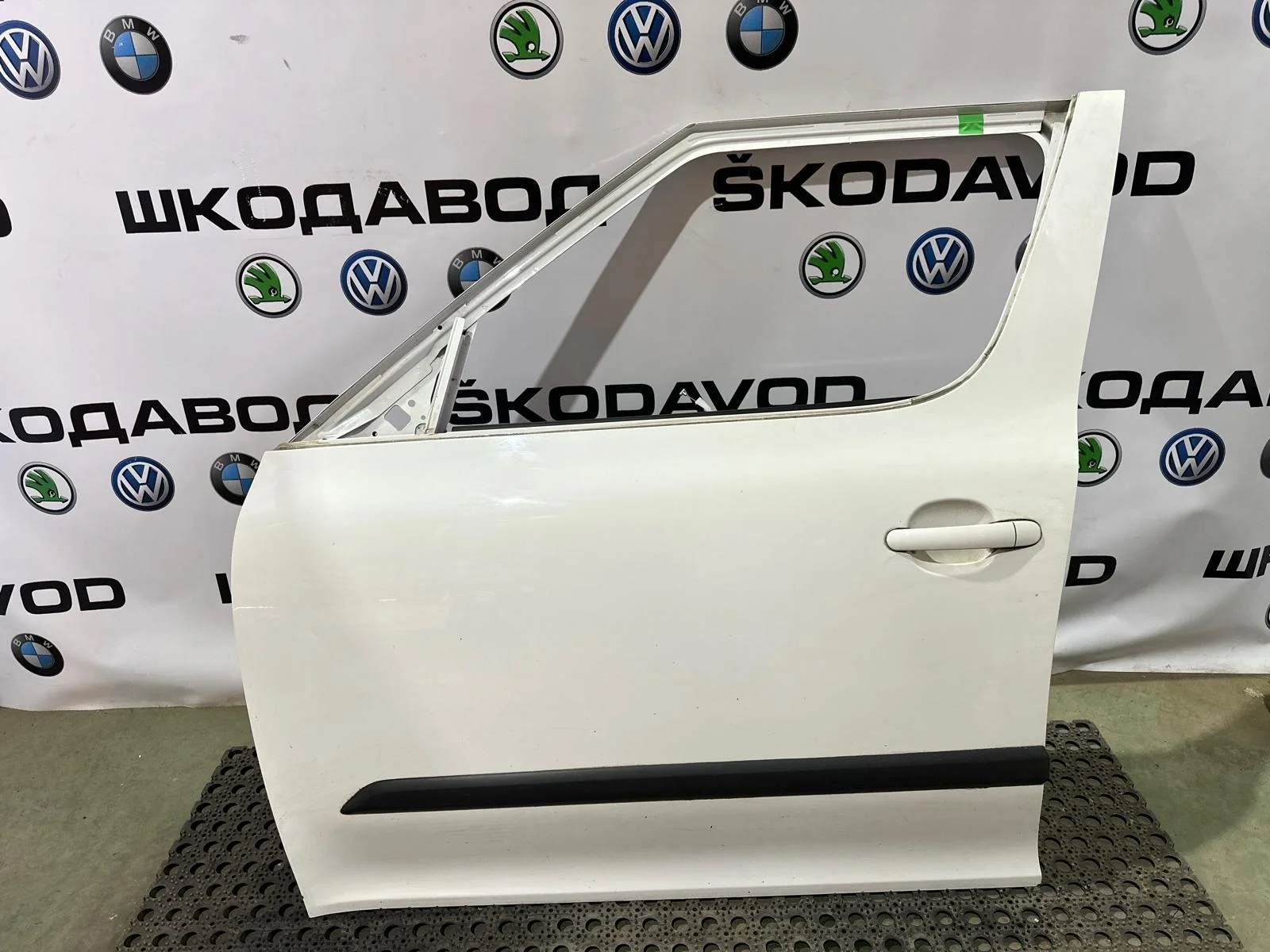 Дверь Skoda Yeti 2014 5L0831055 5L 2.0 CFJA, передняя левая