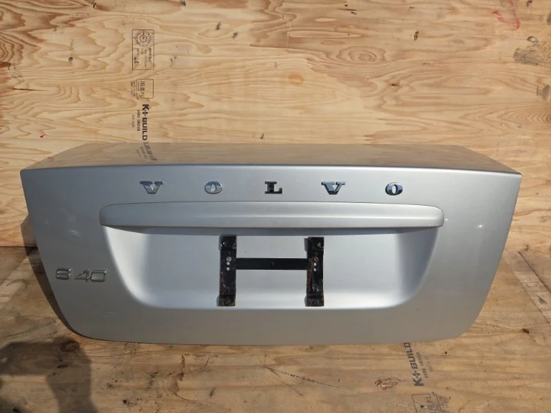 Крышка багажника Volvo S40 2011 31335491