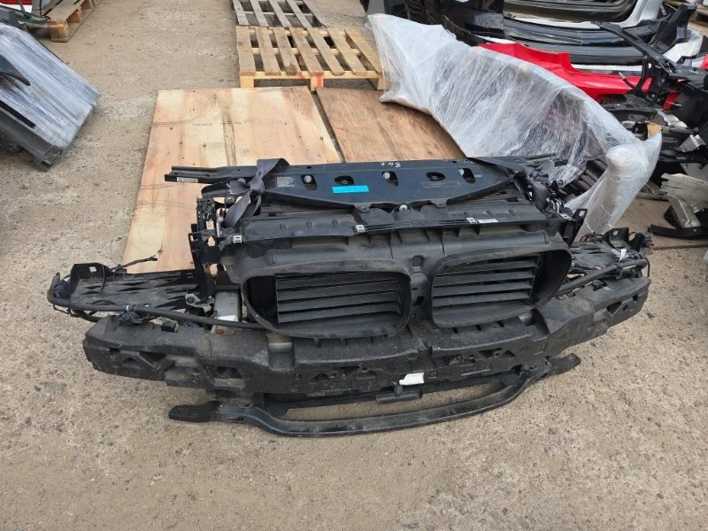 Передняя панель рамка радиатора Bmw 5 2011 17117573264 F10 2.5