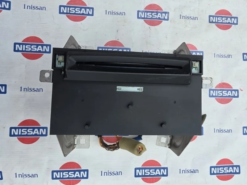 Магнитола Nissan Pathfinder 2006 28185EB600 R51 YD25, передняя