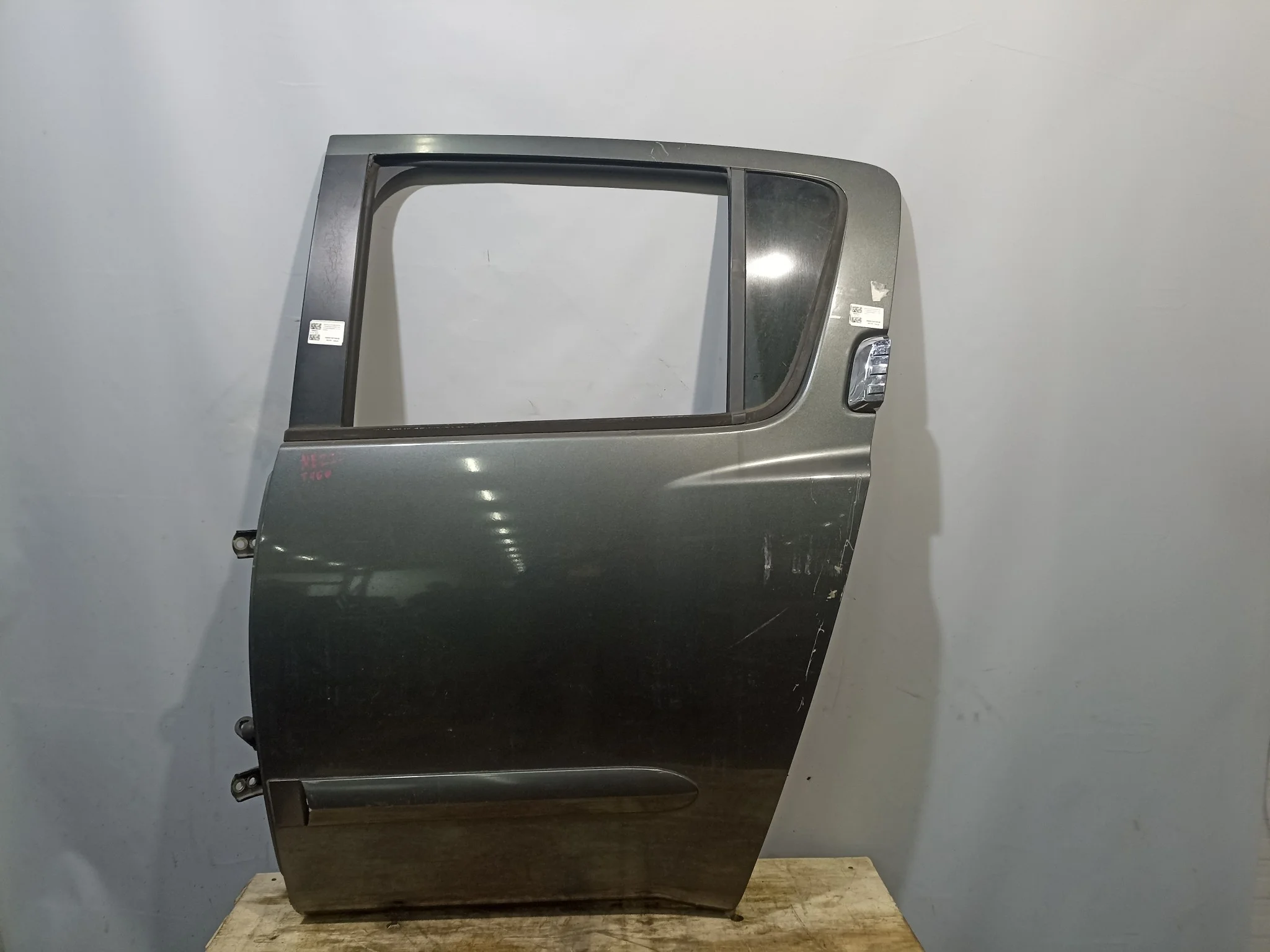 ДВЕРЬ NISSAN INFINITI ARMADA QX56 JA60 TA60 WA60 821017S030 ЗАДНЯЯ ЛЕВАЯ серый, K11 NE222
