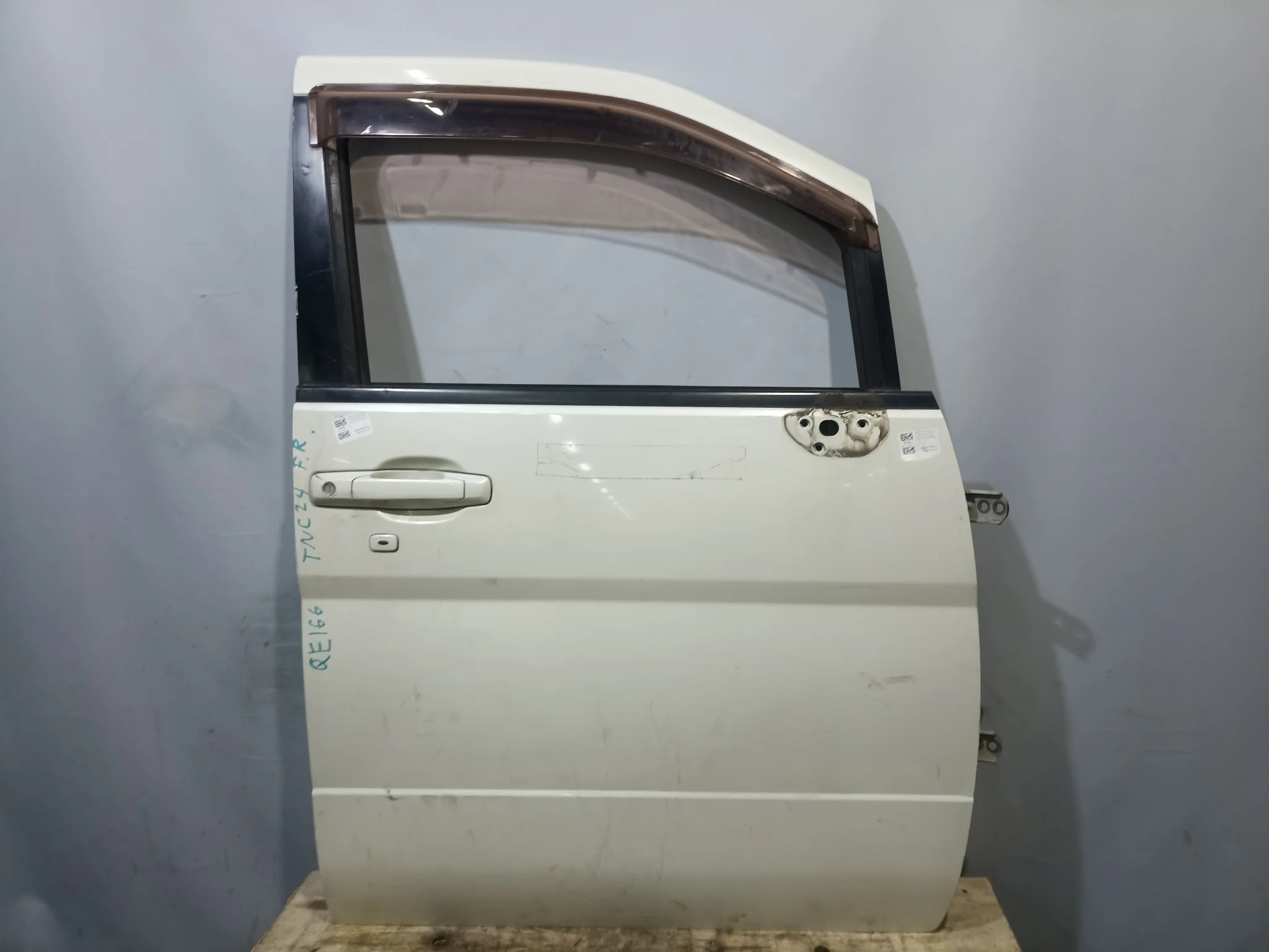 ДВЕРЬ NISSAN SERENA PC24 PNC24 RC24 TC24 TNC24 VC24 VNC24 H01004N0MM ПЕРЕДНЯЯ ПРАВАЯ белый, QX1 QE166