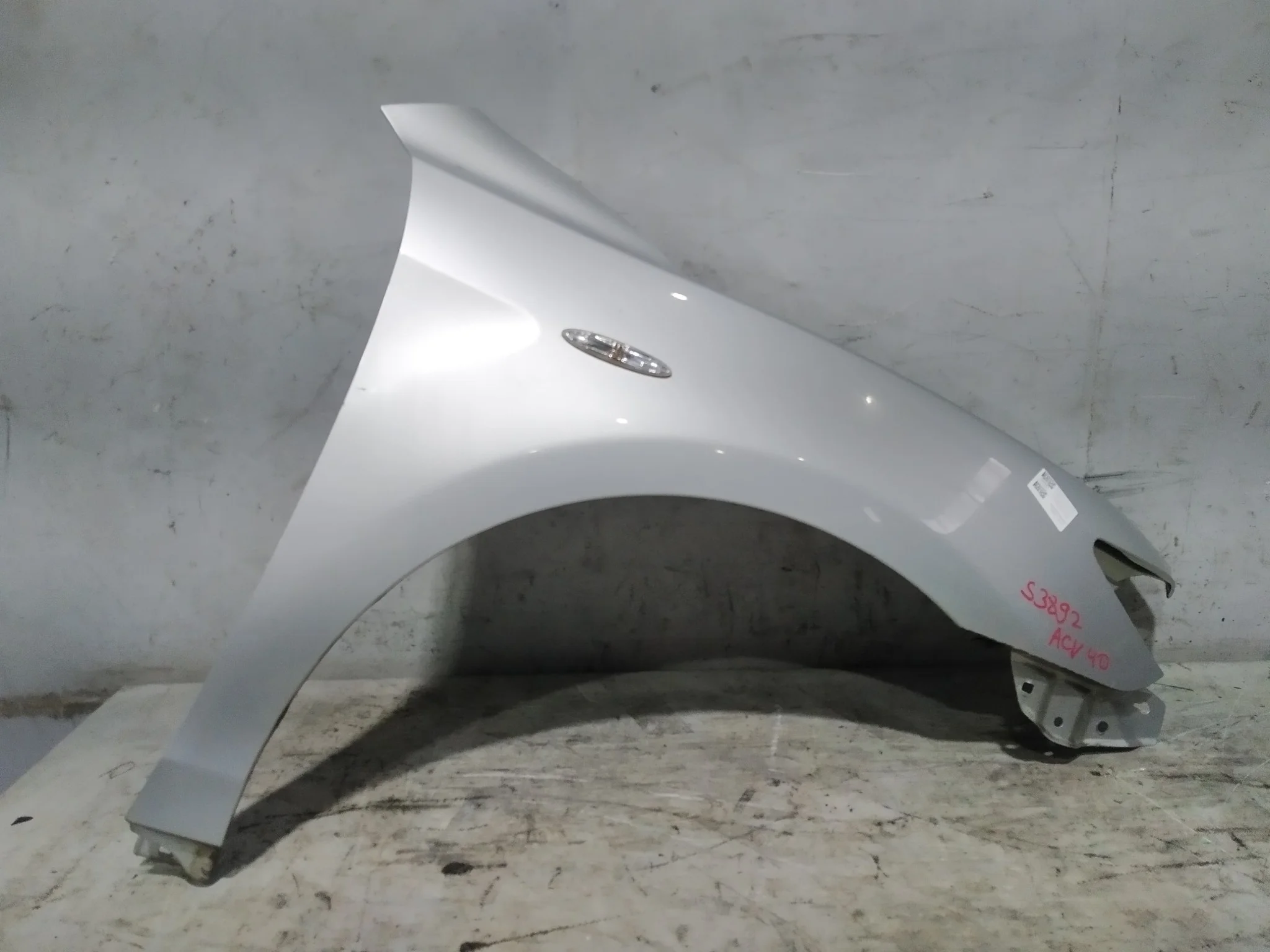 КРЫЛО TOYOTA DAIHATSU ALTIS CAMRY ACV40 ACV40N ACV45 ACV45N AHV40 ASV40 GSV40 5380133180 ПЕРЕДНЕЕ ПРАВОЕ С ПОВТОРИТЕЛЕМ серый, 1D4 S3892