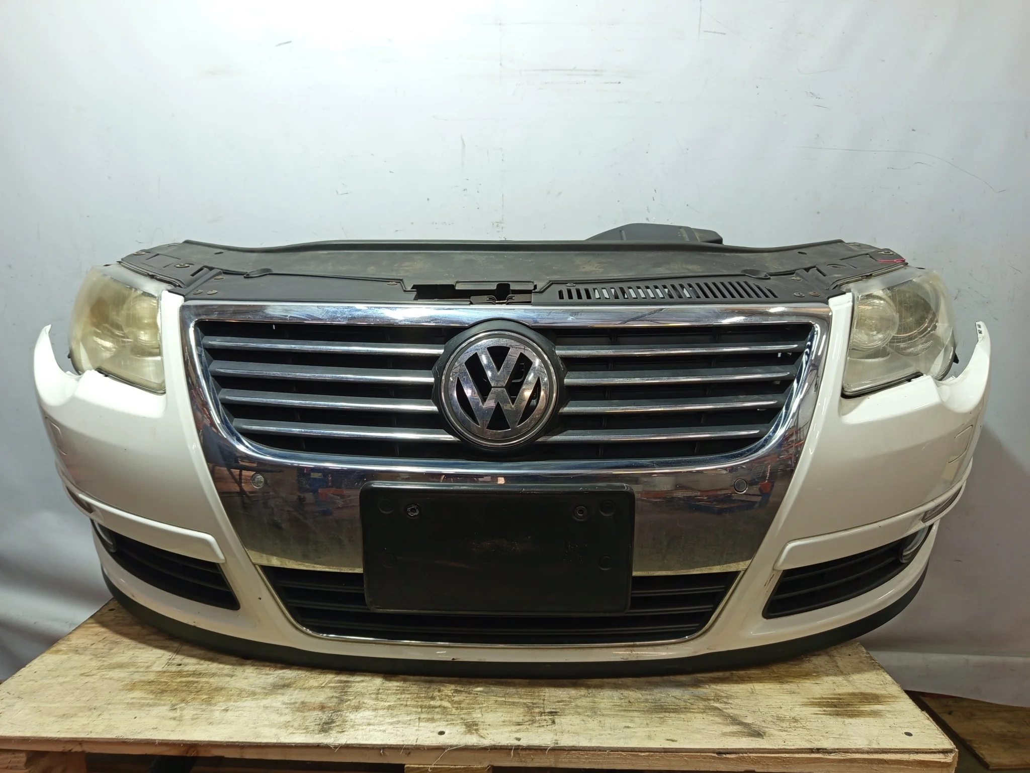 NOSECUT VOLKSWAGEN PASSAT 3C2 3C5 B6 3C0807217E белый, LB9A XE282