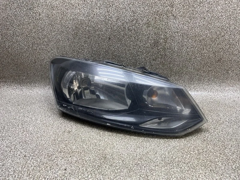 Фара Volkswagen Polo 2012 6RU941016, передняя правая