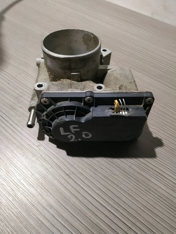 Дросельная заслонка Mazda 6 L3R413640 GH 2.0