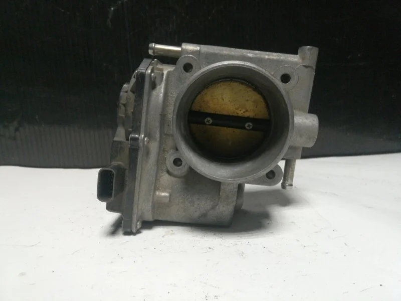 Дроссельная заслонка Mazda 6 2007-2012 L50213640B GH 2.0